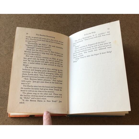 Vintage 1970 Hardy Boys Kids HC Book Bombay Boomerang Pentagon Mercury Mystery - Picture 15 of 16